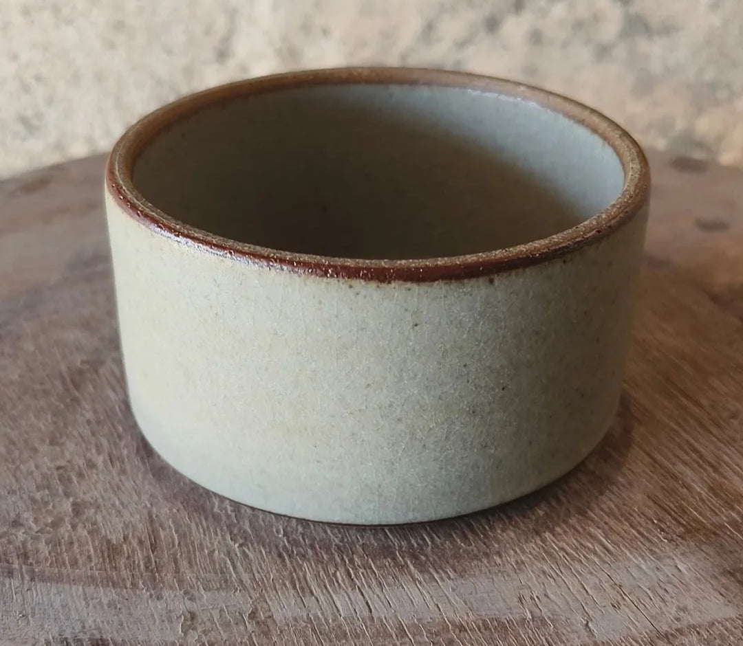 gravy pot